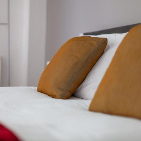 Deluxe Holborn Two Bedroom Apartment Londen Buitenkant foto